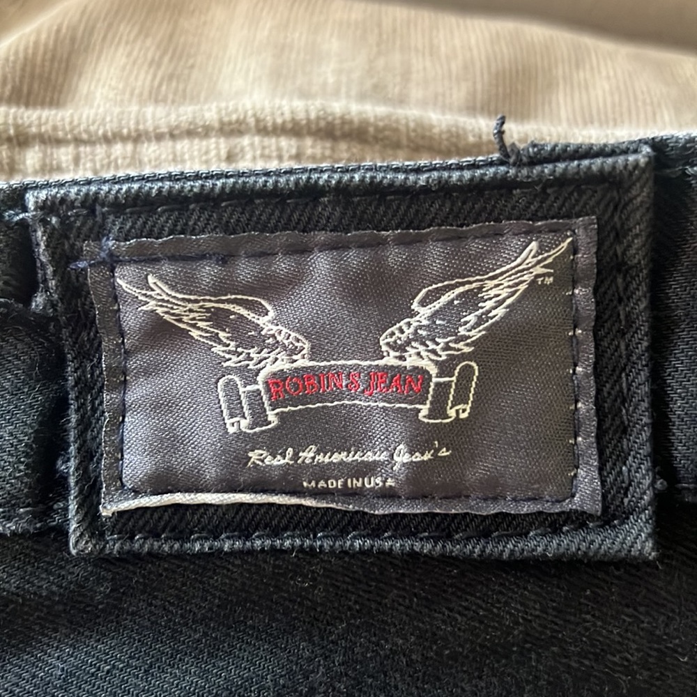 Robin’s Jeans - Picture 4 of 6